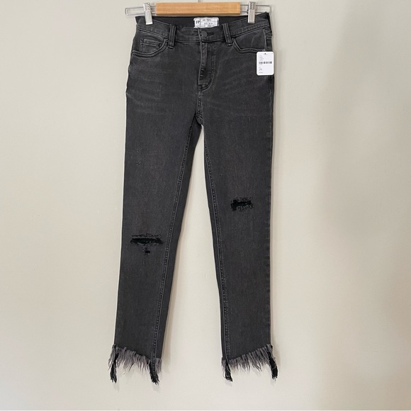 Free People Great Heights Frayed Skinny Black NWT - Picture 5 of 10